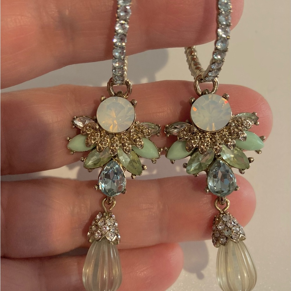 Earrings. Dazzling Beautiful Earrings. Excellent Condition. Pre Owned - Picture 8 of 16